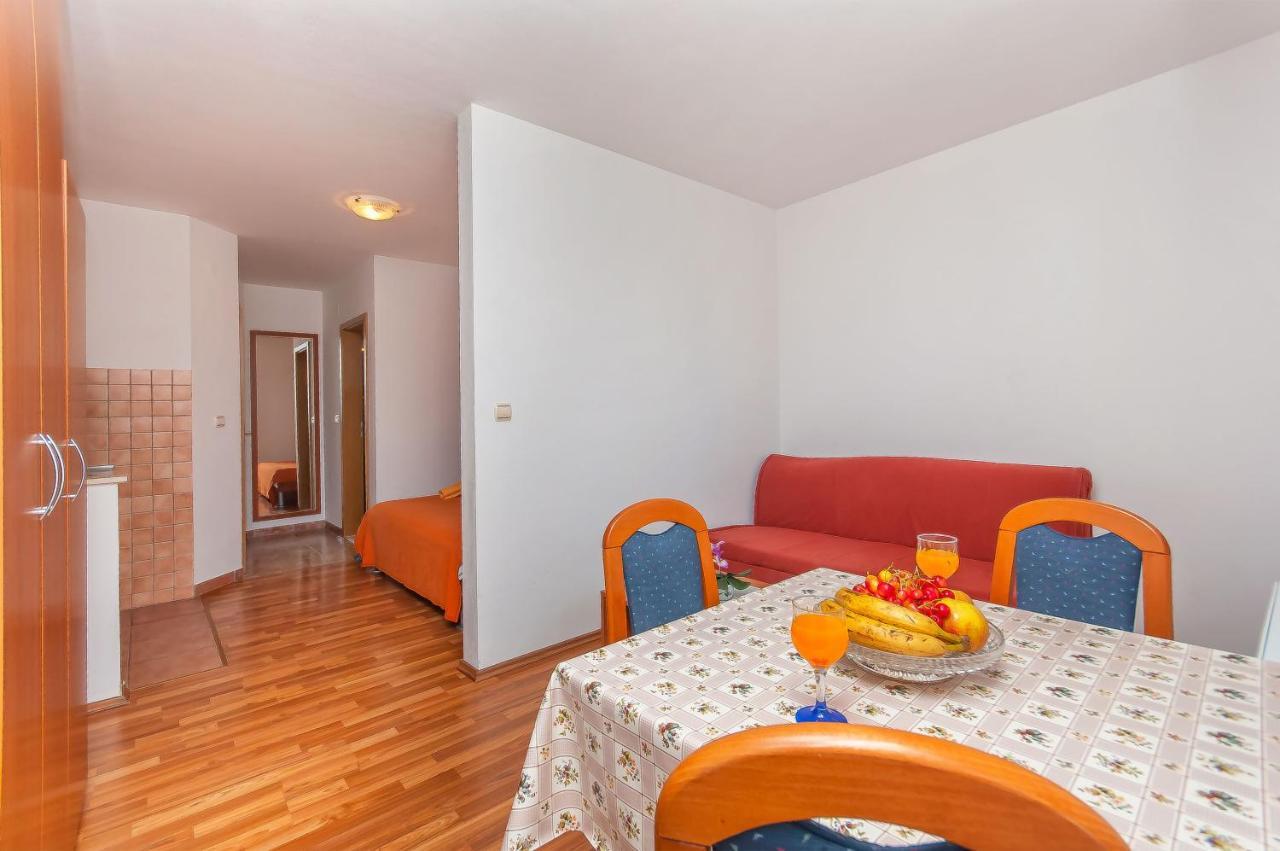 Apartments Ricina Дугі-Рат Екстер'єр фото