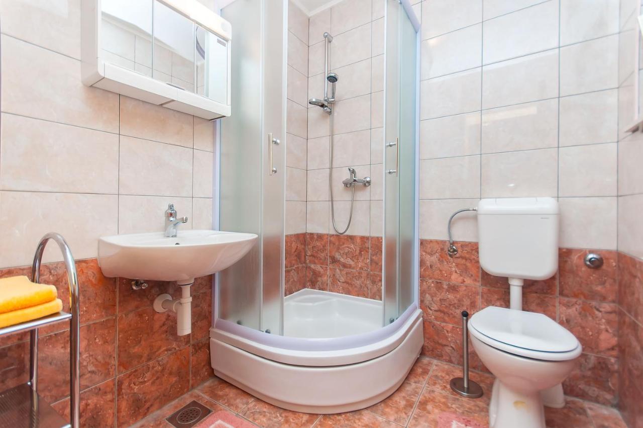 Apartments Ricina Дугі-Рат Екстер'єр фото